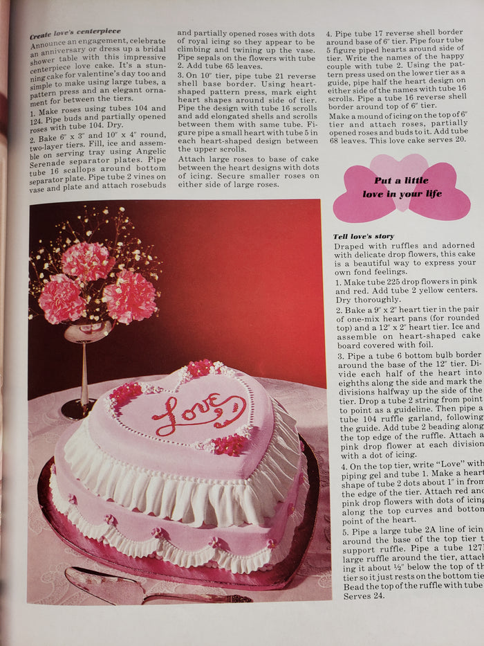 Celebrate! IV Wilton cake decorating book